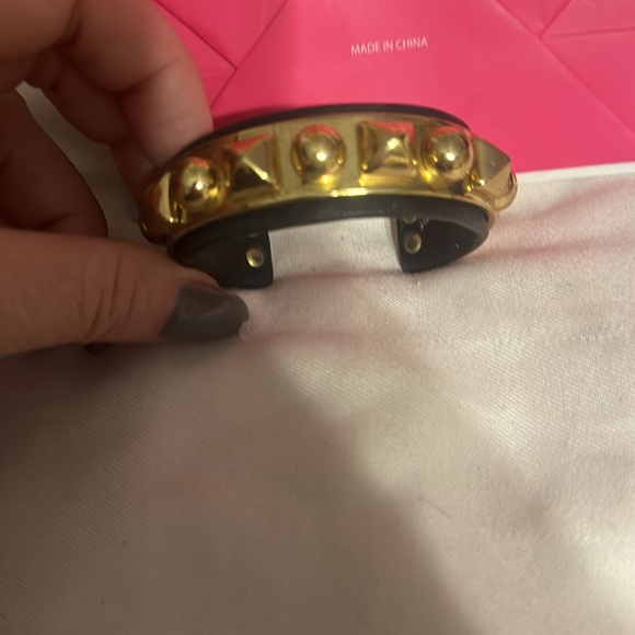 Beautiful bracelets - Picture 3 of 5